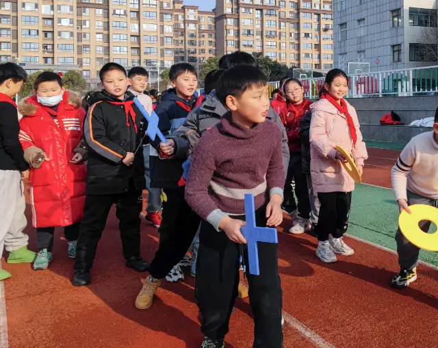 压花叶脉书签随信寄出让远方的孩子感触